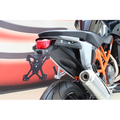 ΒΑΣΗ ΠΙΝΑΚΙΔΑΣ EVOTECH ΓΙΑ KTM 690 DUKE/R '12-'18