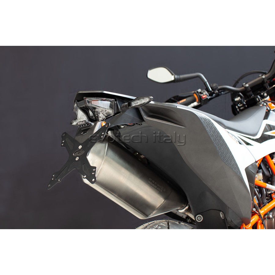 ΒΑΣΗ ΠΙΝΑΚΙΔΑΣ EVOTECH ΓΙΑ KTM 690 SMC R '19-'23